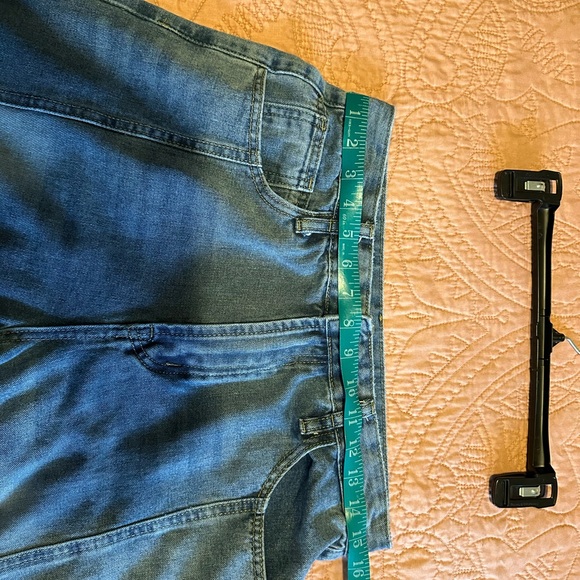 Amazon Women's Barrel Leg Jean - Picture 7 of 7